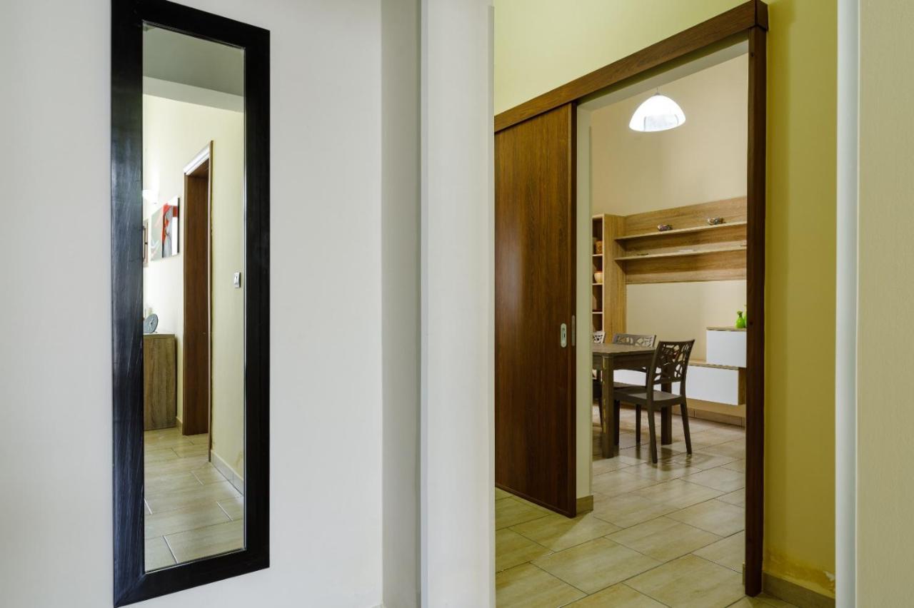Vacation Rental "Nonna Cecilia" Лечче Екстер'єр фото